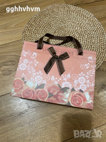 Шал в кутия , снимка 5 - Шалове - 52930728