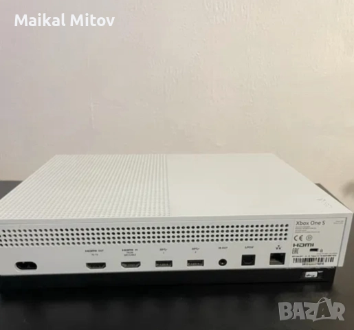 Xbox One S 1TB във отлично състояние 