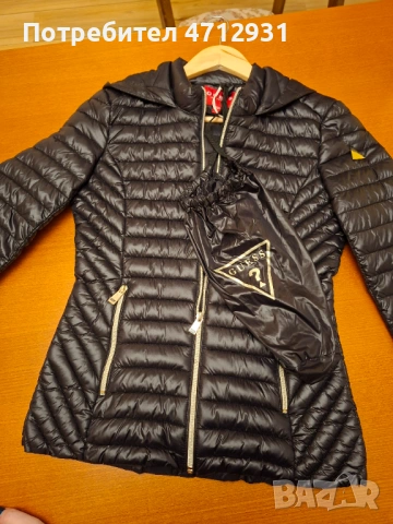 Ново дамско яке Guess