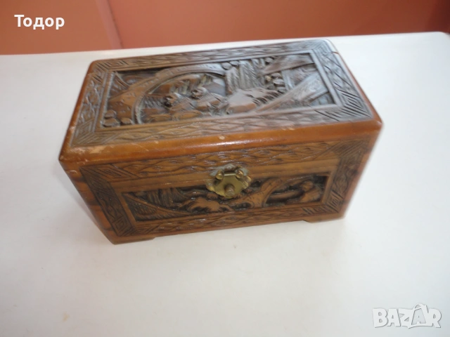 Старинно дървено сандъче ковчеже кутия дърворезба , снимка 10 - Антикварни и старинни предмети - 54087576