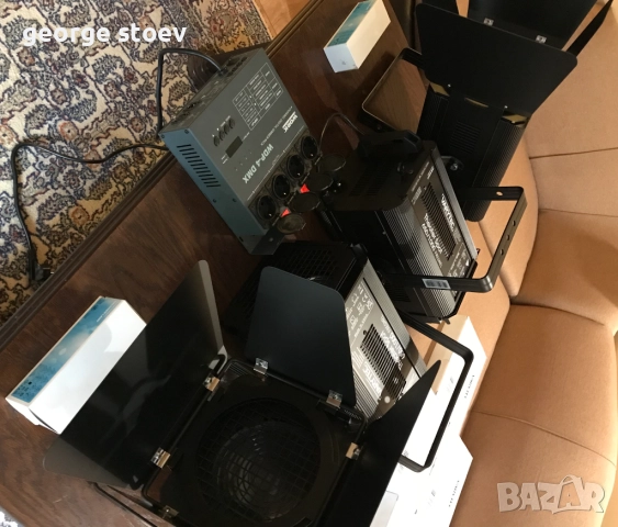 Продавам ТЕАТРАЛНО осветление, Димери, пулт за управление и безжично свързване., снимка 9 - Други - 51788814