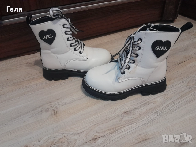 Топли бели детски ботушки №29