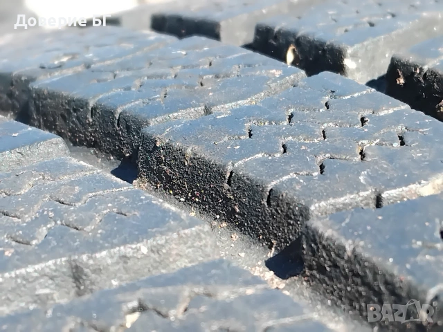 Гуми 205 65 16 C Ц Roadstone от Мишелин. Налични са 2 броя - нов внос. Не са нови!, снимка 2 - Гуми и джанти - 54129223