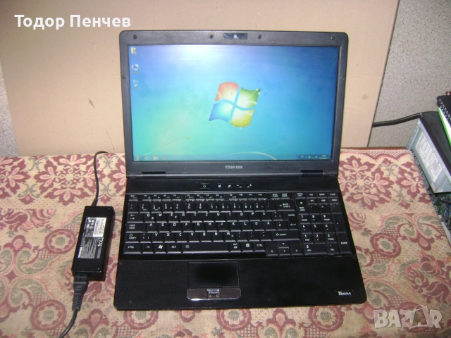 Toshiba Tecra A11 - Core i3, 4 GB RAM, 250 GB HDD, зарядно