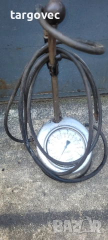 манометър за помпане на гуми