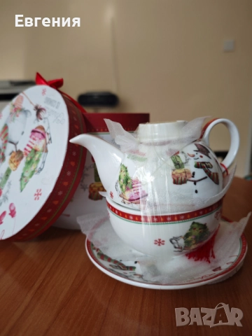 Коледен комплект - чайник, чаша и чинийка