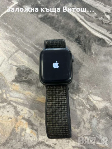 Смарт часовник Apple Watch series 4 40mm, снимка 1
