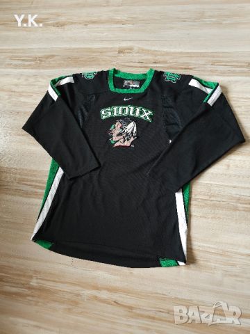 Оригинална блуза Nike x North Dakota Fighting Sioux Hockey Jersey, снимка 2 - Блузи - 45714740