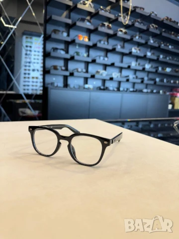 очила  с черен обикновен калъф и ув защита prada, снимка 4 - Слънчеви и диоптрични очила - 50776581