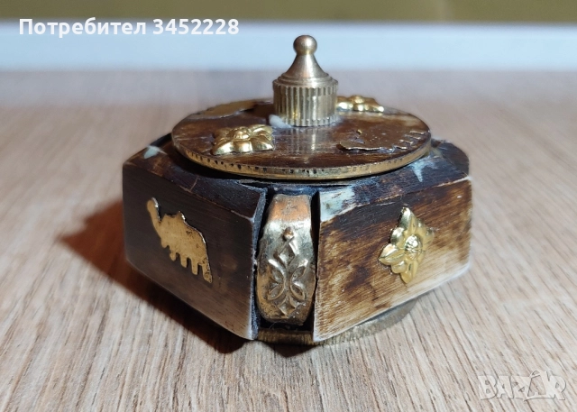 кутийка от кост и месинг за ценители 