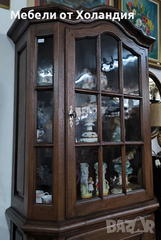 Висок дъбов шкаф с витрина, снимка 5 - Шкафове - 54133661