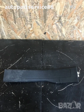 Лайсна за вход задна дясна страна черна за Mercedes ML W164 3.0 CDI (2010) A1646801235