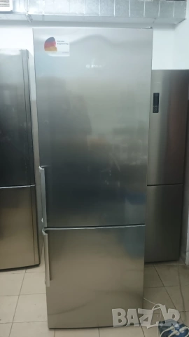 Хладилник с фризер Bosch , снимка 2 - Хладилници - 54195854