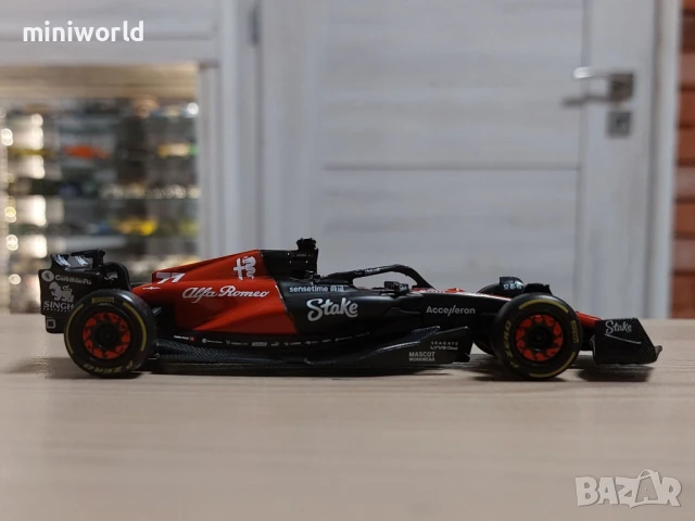 Alfa Romeo C43 F1 Monza 2023 n.77 - мащаб 1:43 на bBurago моделът е нов в кутия, снимка 5 - Колекции - 50471240