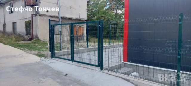 Ограда. Оградни пана и колове. Декоративна мрежа. Врати и портали., снимка 9 - Градински мебели, декорация  - 38924681