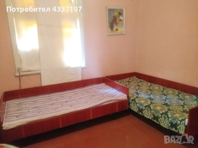 ъглова спалня със ракла