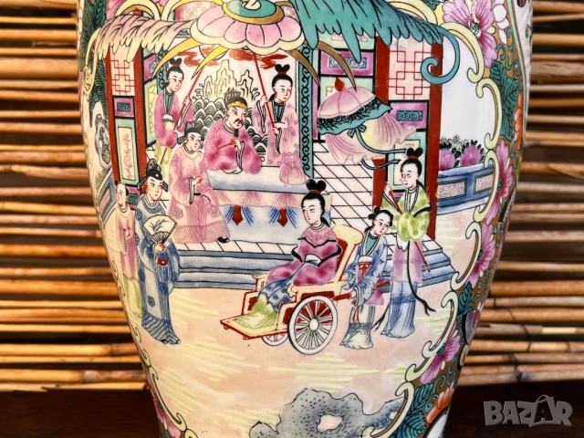 Ръчно рисувана порцеланова ваза в китайски стил – Famille Rose, снимка 7 - Антикварни и старинни предмети - 50779605