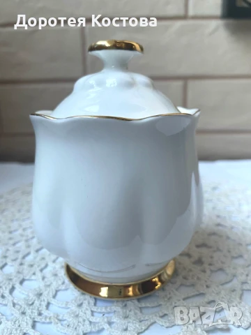 ROYAL ALBERT красива захарница от костен порцелан от Англия