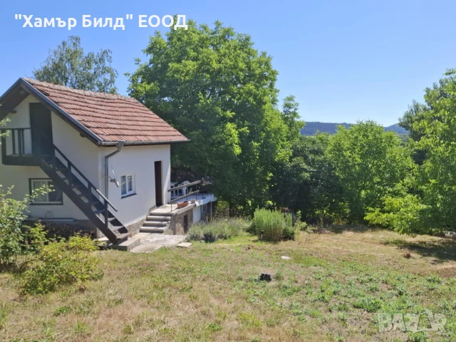 Продавам малка двуетажна къща в с.Ярославци, община Брезник, снимка 3 - Вили - 51104686