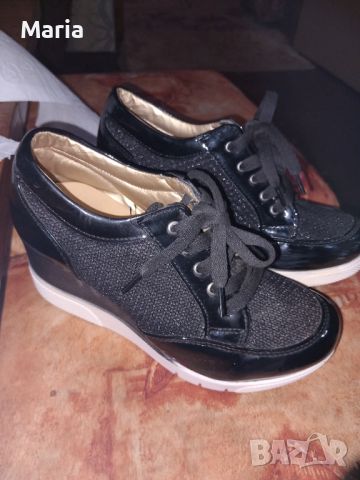 Дамски обувки с вътрешна платформа , снимка 1 - Маратонки - 46296145