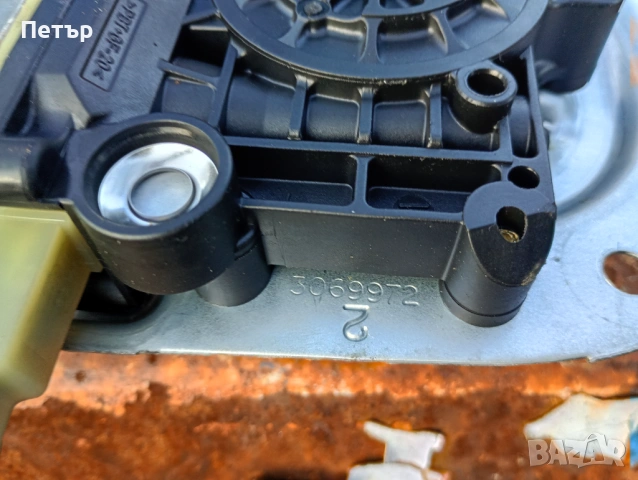 Преден ляв стъклоповдигач volvo S60 S80 V70 XC70, снимка 3 - Части - 53841586