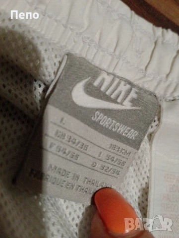 Гащи Nike, снимка 2 - Къси панталони и бермуди - 50596066