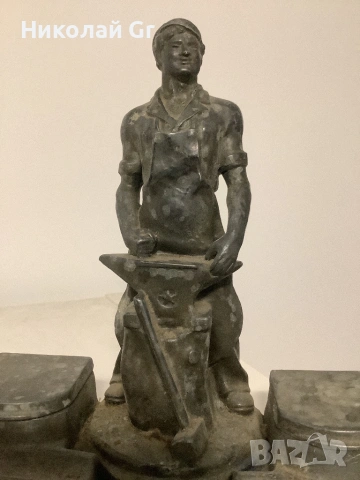 Мастилница времената социализма метал отличен състояние височина 19 см, снимка 2 - Антикварни и старинни предмети - 53012399