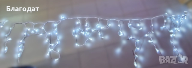 Коледна LED светлинна завеса, 100% водо и влаго защитена, Дължина: 3метра, Висулки: 60см, бял кабел,, снимка 4 - Декорация за дома - 52476850