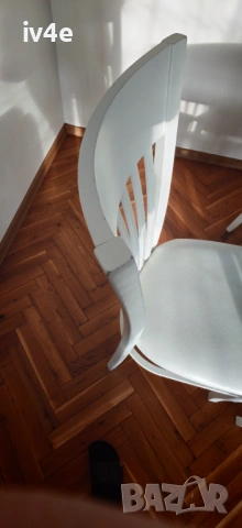 Бяла дървена трапезна маса, разтегателна 90/140(180)/75, със 6 стола, снимка 4 - Маси - 53111969