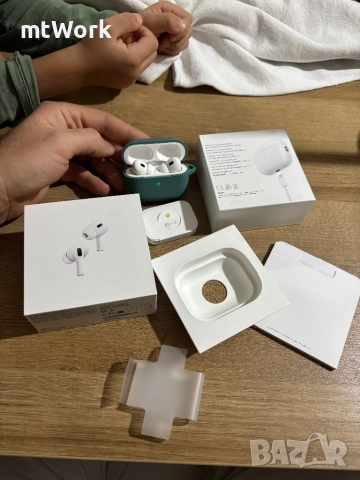 Продавам ОРИГИНАЛНИ Apple AirPods Pro (2nd Generation) с USB-C, снимка 9 - Слушалки и портативни колонки - 52353937