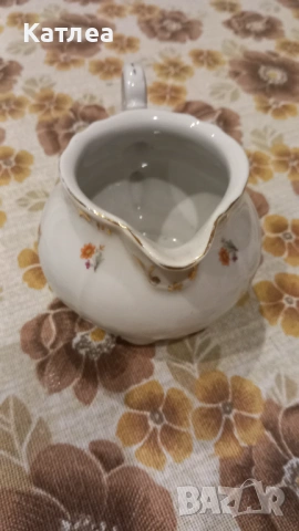 Порцеланова латиера , снимка 2 - Сервизи - 53621528