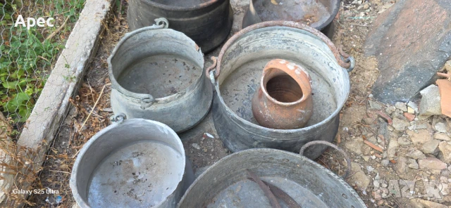 Стари Бакъри- Тави- Сърпове- Гърнета, снимка 3 - Антикварни и старинни предмети - 50658331