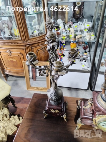 МНОГО КРАСИВ НАСТОЛЕН ЧАСОВНИК С ДВА БРОЯ СВЕЩНИЦИ , снимка 2 - Антикварни и старинни предмети - 52119316