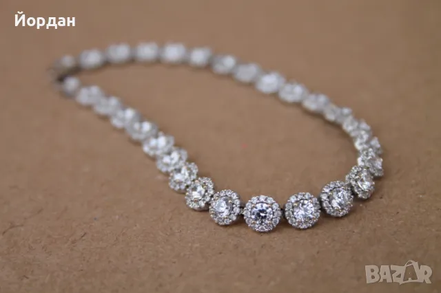 Дамска  гривна от бяло злато , снимка 4 - Гривни - 49771384