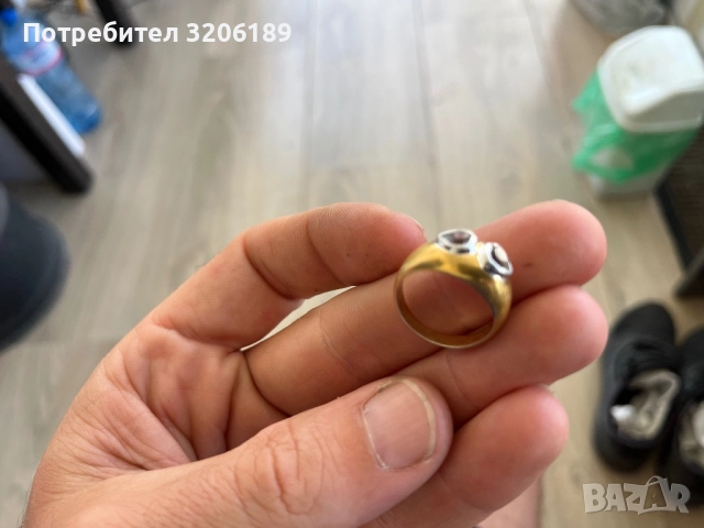 Сребърен пръстен с позлатка и камъни 