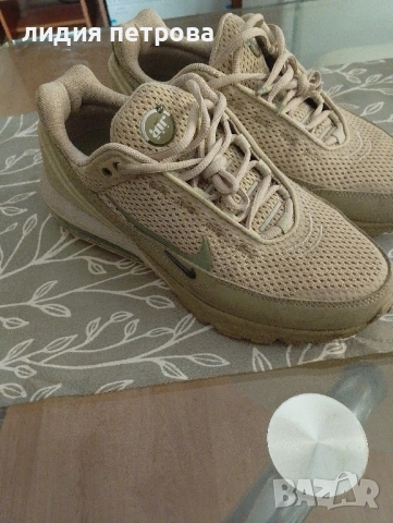 Продавам дамски маратонки 