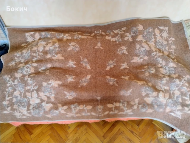 Запазено дебело одеяло, 100% вълна, 130/200 см, българско, без забележки