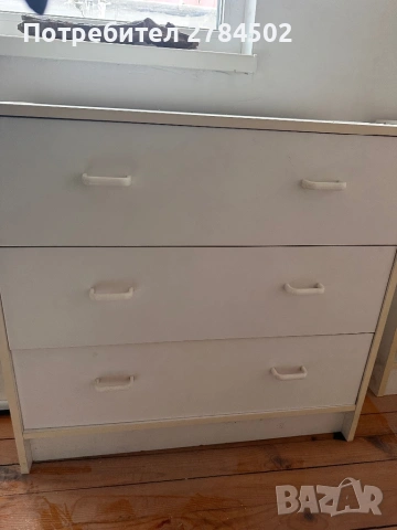 Бял скрин с 3 чекмеджета , снимка 4 - Скринове - 53218874