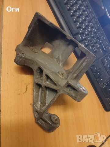 Конзола хидравлична помпа за Голф 3 и Пасат В4 028 145 523 Е