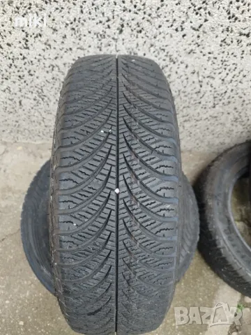 Зимни гуми 185/65/15 Goodyear DOT4317 (6.5мм.протектор), снимка 2 - Гуми и джанти - 48212638