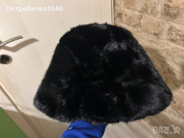 Дамска пухкава шапка, снимка 3 - Шапки - 51888679