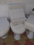 Комплект Тоалетни чинии с пластмасов капак и казанчета, снимка 1 - Други стоки за дома - 45019696