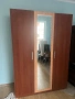 Продавам гардероб с три врати., снимка 1