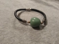 Дамска кожена гривна с нефрит, снимка 2