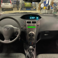 Toyota yaris 1.3, снимка 6 - Автомобили и джипове - 45045788