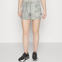 Calvin Klein  women's shorts , снимка 2 - Къси панталони и бермуди - 45763860