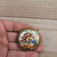 Стара Френска брошка ''limoges'', снимка 1 - Антикварни и старинни предмети - 45623836