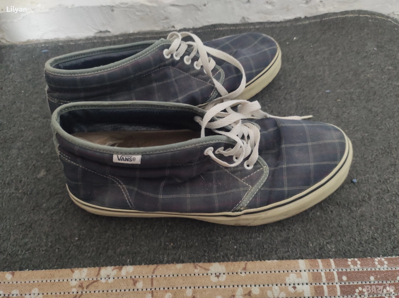 VANS MEN  NAVY Plaid MID SKATEBOARDING SHOES , снимка 1