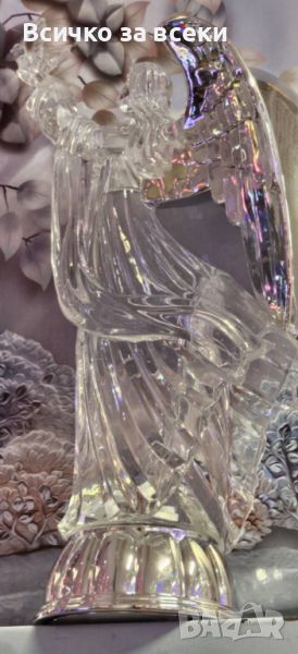 Декоративна стъклена фигура Ангел - със сребриста стойка и сребристи ангелски криле. , снимка 1