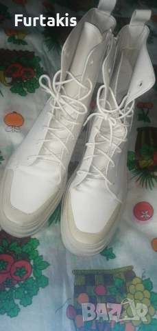 Продавам дамски боти